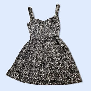 BeBop Women's Casual Babydoll Dress Size Medium Black & White Floral Sundress